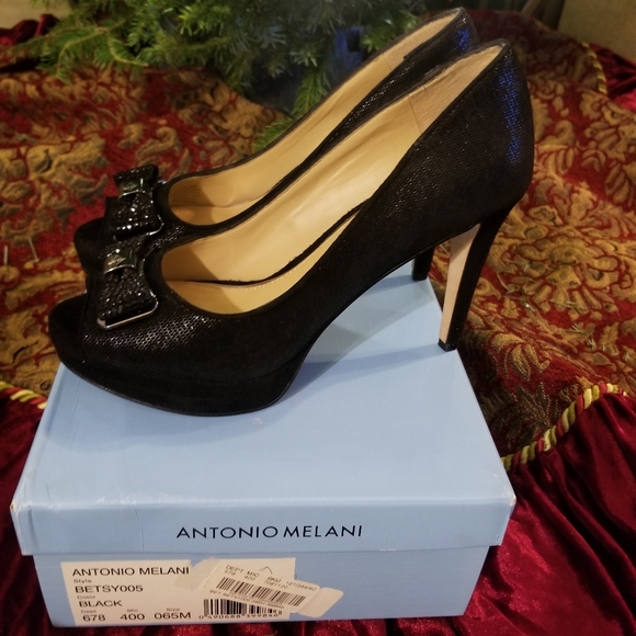 Heels - Picture 2 of 3